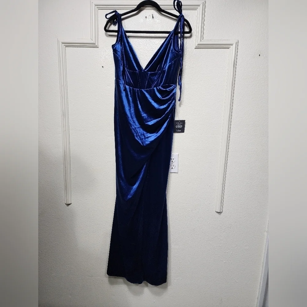 Lulus stately sweetie